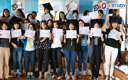 nữ sinh trong trường anh ngữ philippines